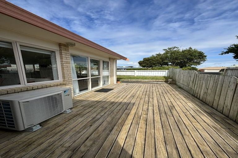 Photo of property in 8a Oakwood Place, Pukekohe, 2120