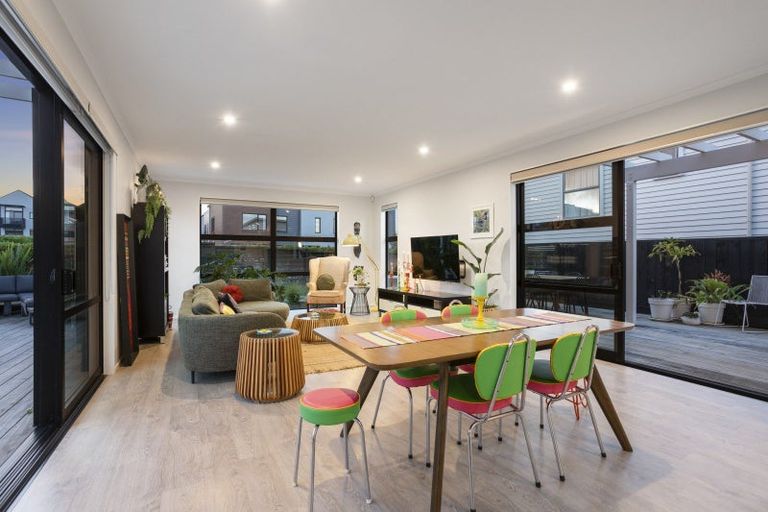 Photo of property in 2 Touhou Road, Hobsonville, Auckland, 0616