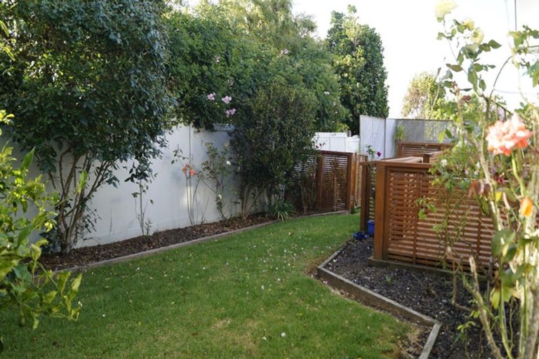 Photo of property in 1b Estuary Views, Shelly Park, Auckland, 2014