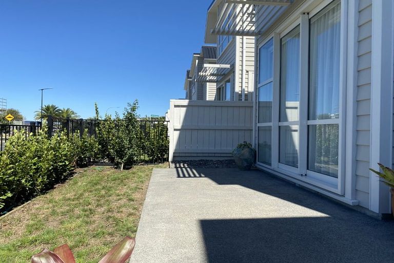 Photo of property in 79 Karepiro Drive, Stanmore Bay, Whangaparaoa, 0932