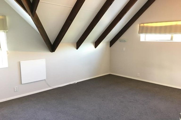 Photo of property in 33b Lochee Road, Upper Riccarton, Christchurch, 8041