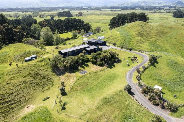 Photo of property in 68 Harakeke Road, Te Horo, Otaki, 5581