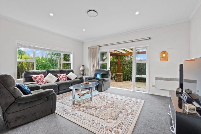 Photo of property in 1 Malbec Place, Huapai, Kumeu, 0810