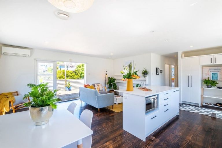 Photo of property in 18 Cassino Street, Bayswater, Auckland, 0622