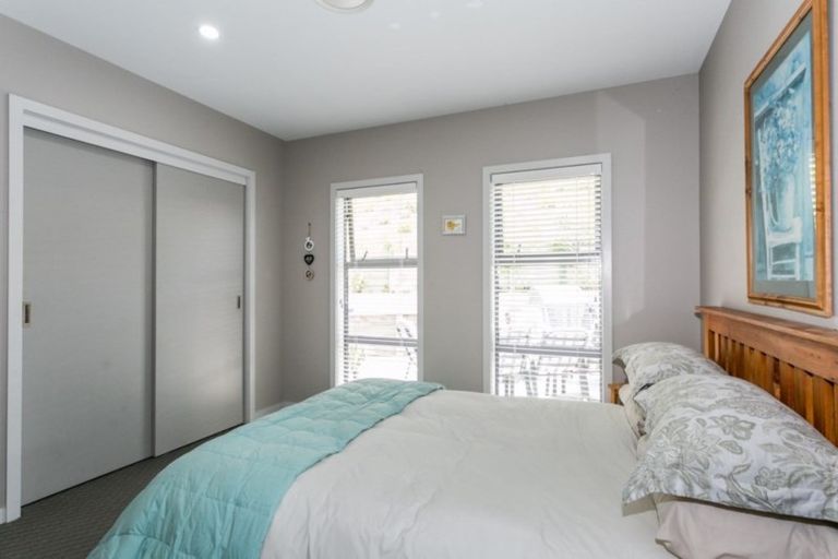 Photo of property in 18 Oak Place, Poraiti, Napier, 4112