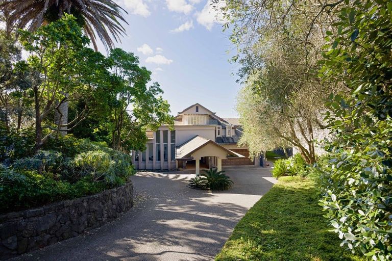 Photo of property in 2/6 Saint Leonards Road, Hauraki, Auckland, 0622