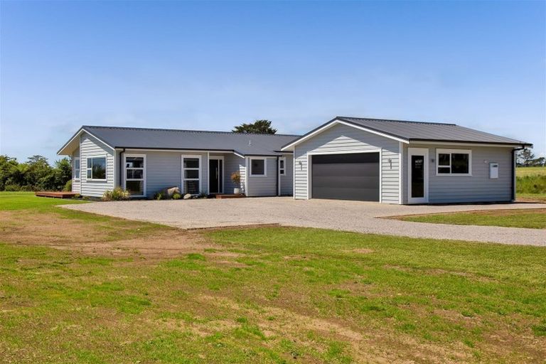 Photo of property in 1253 Upland Road, Egmont Village, Inglewood, 4386