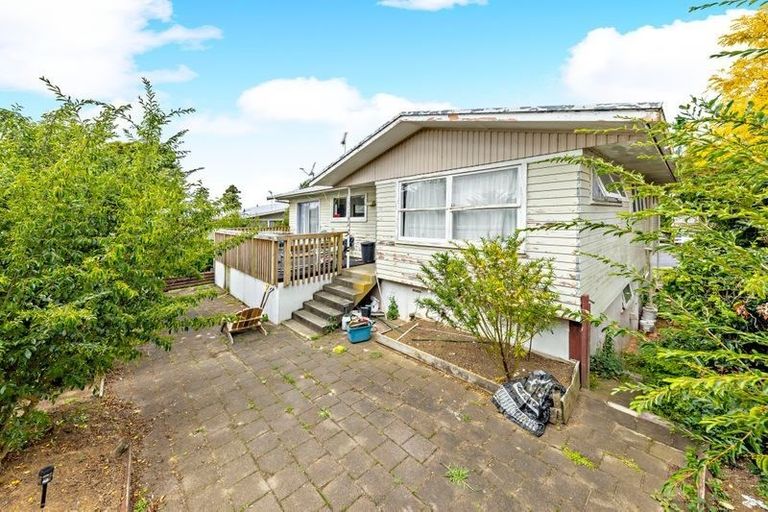 Photo of property in 12 La Trobe Street, Pakuranga Heights, Auckland, 2010