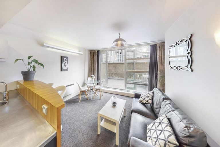 Photo of property in 1/43 Mulgrave Street, Thorndon, Wellington, 6011