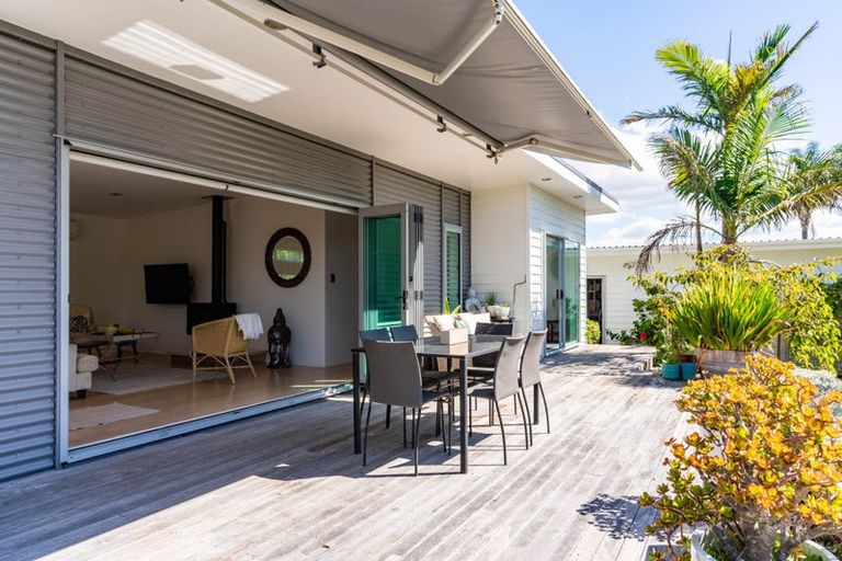 Photo of property in 8 Grove Road, Mangawhai Heads, Mangawhai, 0505