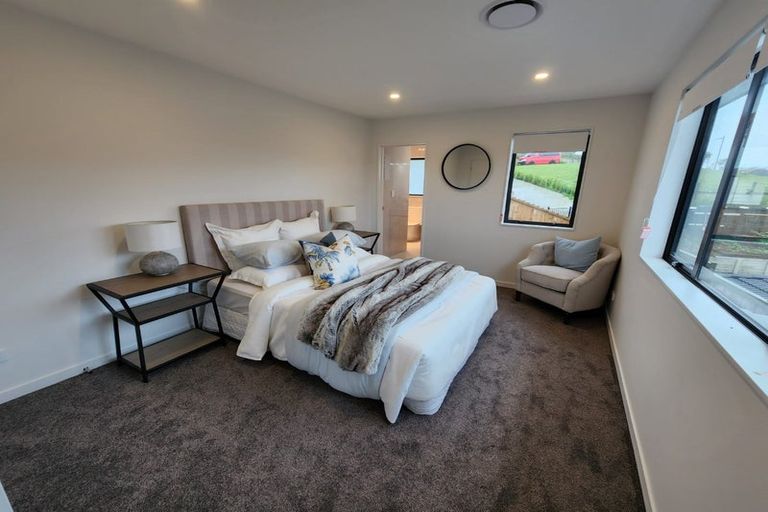 Photo of property in 19 Henriette Place, Totara Park, Auckland, 2105