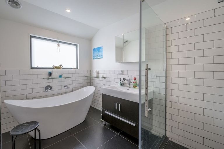 Photo of property in 100 Harakeke Road, Te Horo, Otaki, 5581