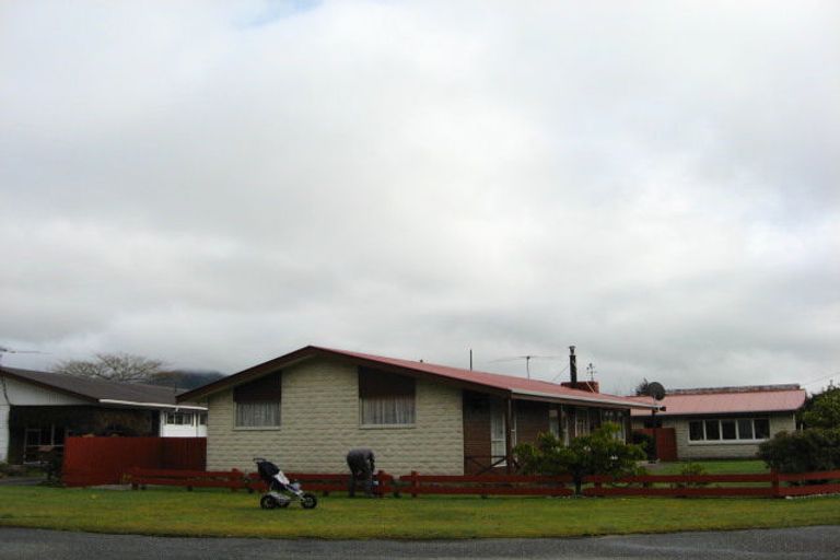 Photo of property in 2 Lucas Street, Reefton, 7830