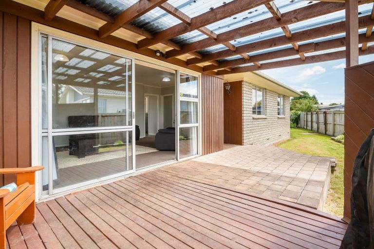 Photo of property in 21 Rhonda Avenue, Deanwell, Hamilton, 3206