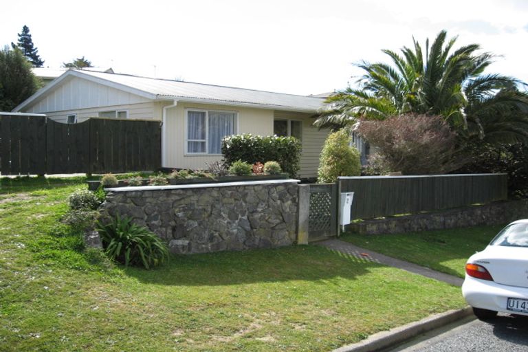 Photo of property in 2 Naseby Grove, Wainuiomata, Lower Hutt, 5014