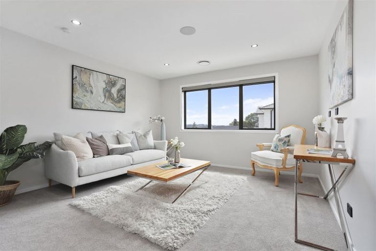 Photo of property in 21 Cirrus Way, Ranui, Auckland, 0612