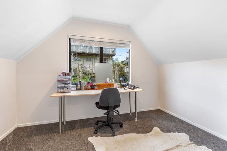 Photo of property in 1/1018 East Coast Road, Fairview Heights, Auckland, 0630