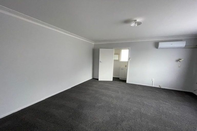 Photo of property in 2/82 Huia Road, Papatoetoe, Auckland, 2025