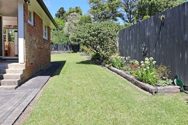 Photo of property in 3 Tracey Terrace, Te Atatu South, Auckland, 0602