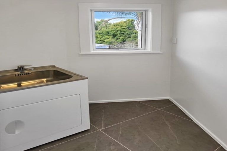 Photo of property in 11 Sycamore Drive, Sunnynook, Auckland, 0620