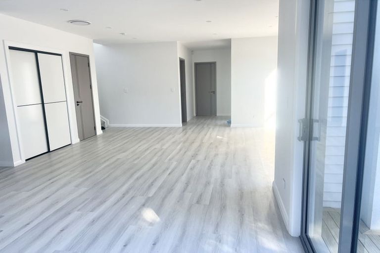 Photo of property in 333a East Coast Road, Mairangi Bay, Auckland, 0630