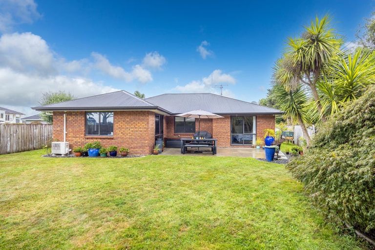 Photo of property in 42 Nielsen Gardens, Rototuna, Hamilton, 3210