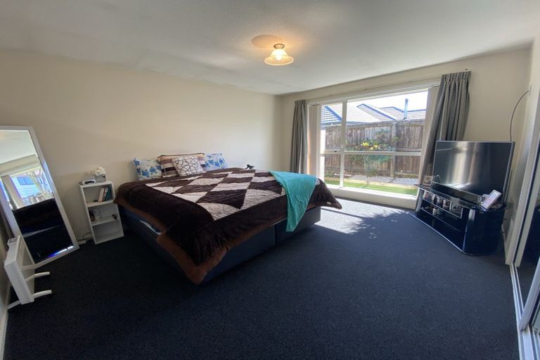 Photo of property in 2/97a Grimseys Road, Redwood, Christchurch, 8051