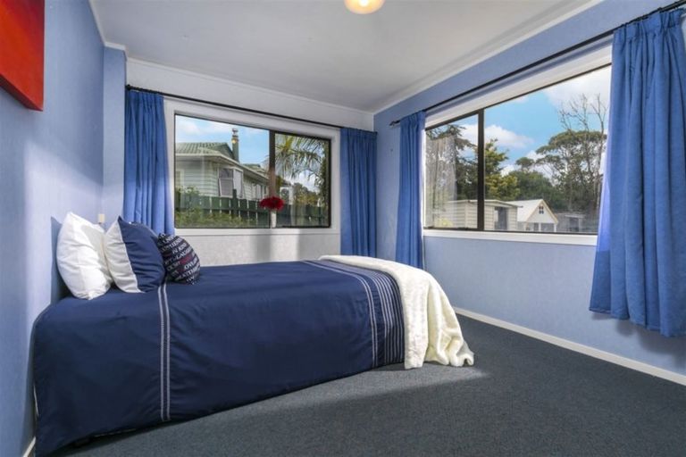 Photo of property in 39 Larissa Avenue, Henderson, Auckland, 0610