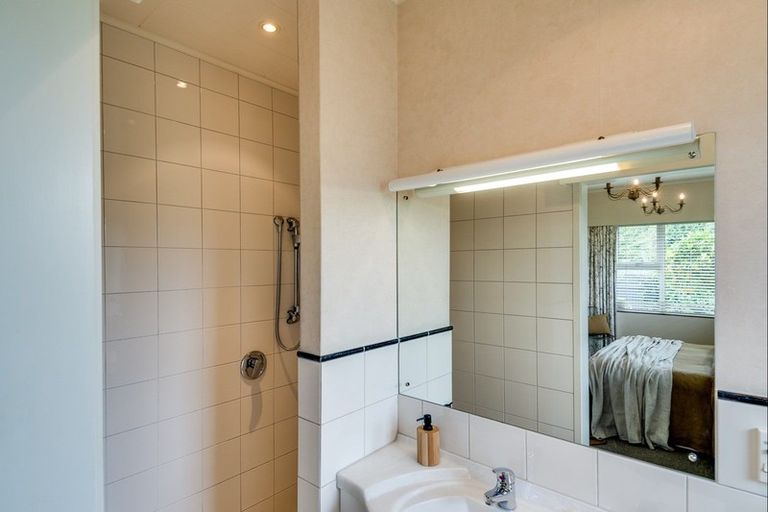 Photo of property in 32 Saint Hill Lane, Havelock North, 4130