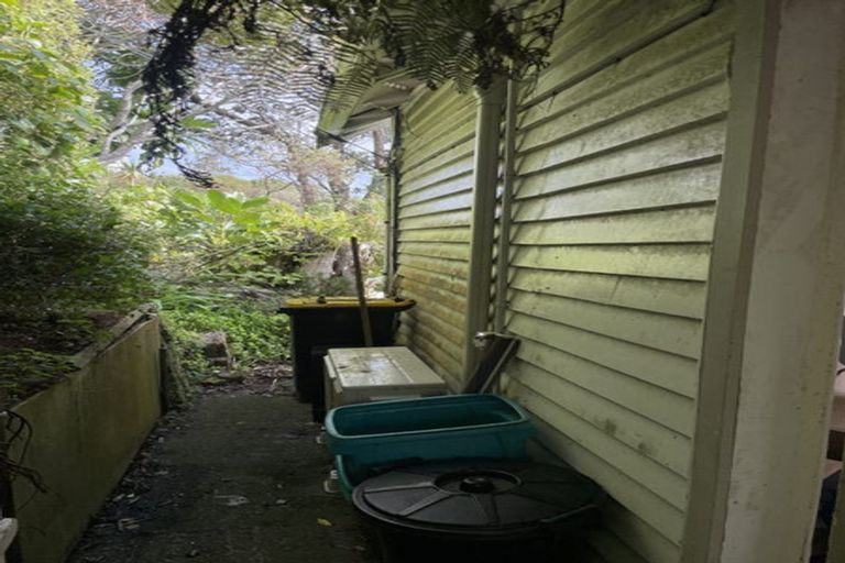 Photo of property in 22 Saint Michaels Crescent, Kelburn, Wellington, 6012