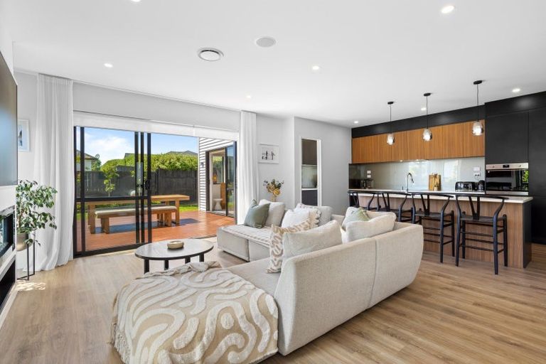 Photo of property in 11 Cutfield Lane, Kumeu, 0810