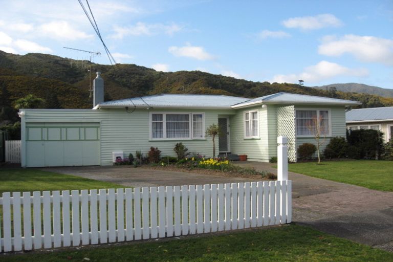 Photo of property in 69 Wood Street, Wainuiomata, Lower Hutt, 5014