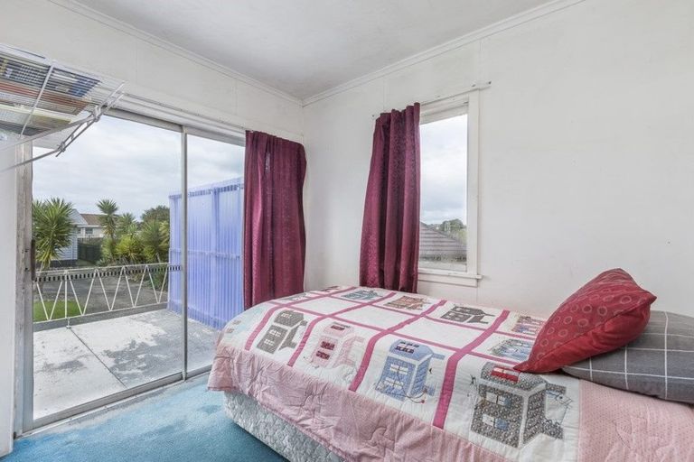 Photo of property in 6 Aotea Road, Glen Eden, Auckland, 0602