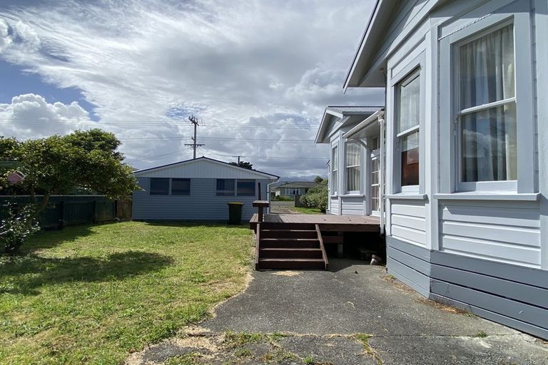 Photo of property in 131 Weraroa Road, Levin, 5510