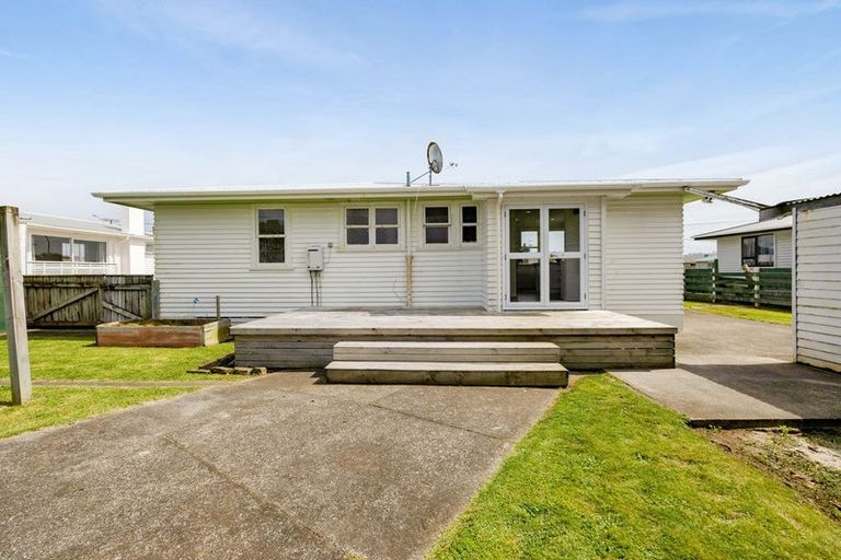 Photo of property in 24 Murray Avenue, Hawera, 4610