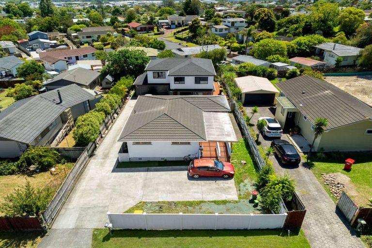 Photo of property in 13 Waari Avenue, Sunnyvale, Auckland, 0612