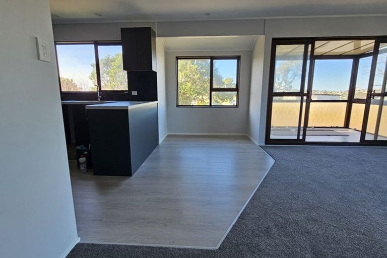 Photo of property in 1/25 Sartors Avenue, Northcross, Auckland, 0630