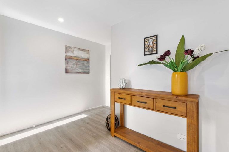 Photo of property in 7 Brian Cowley Place, Tuakau, 2121