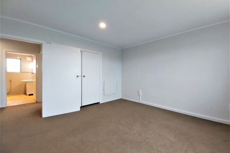 Photo of property in 21 Rogers Road, Manurewa, Auckland, 2102