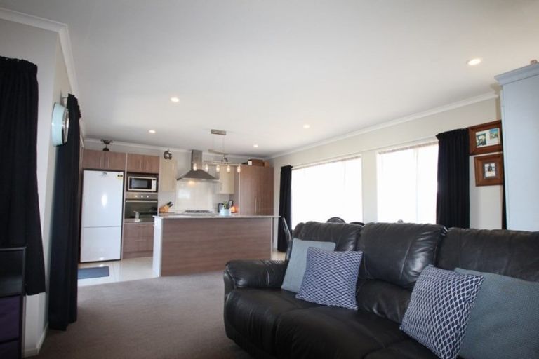 Photo of property in 11 Montague Grove, Stratford, 4332