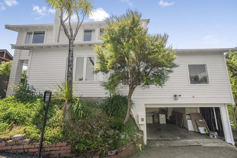 Photo of property in 33 Waitohu Road, York Bay, Lower Hutt, 5013