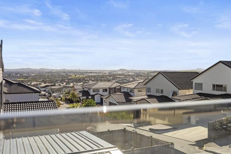 Photo of property in 16 Lime Hill Rise, Flat Bush, Auckland, 2019