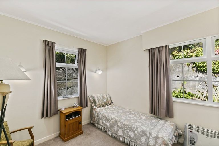 Photo of property in 15 Doris Gordon Crescent, Crofton Downs, Wellington, 6035