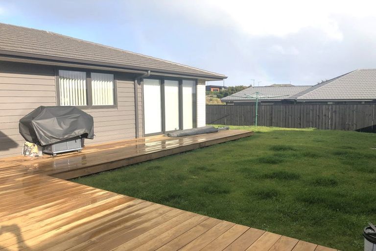 Photo of property in 5 Omahuru Road, Glenbrook, 2681