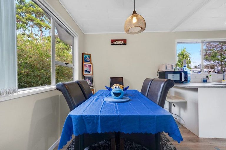 Photo of property in 9 Innismara Avenue, Wattle Downs, Auckland, 2103