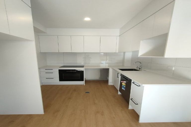 Photo of property in 7/32a Westgate Drive, Massey, Auckland, 0614