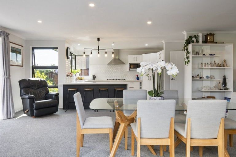 Photo of property in 11 Geneva Terrace, Kelvin Grove, Palmerston North, 4414