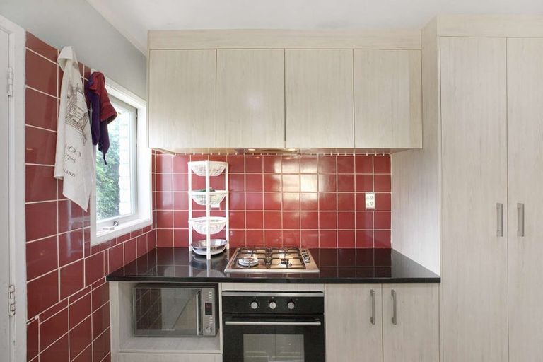 Photo of property in 2/55 Ennis Avenue, Pakuranga Heights, Auckland, 2010