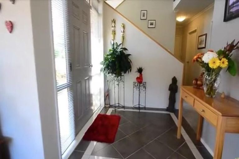 Photo of property in 8 Barnacle Rise, Red Beach, 0932