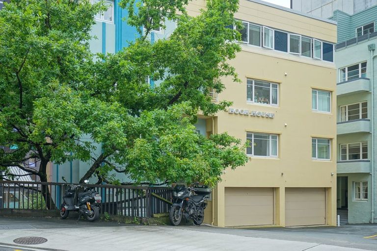 Photo of property in Book House, 5 Plimmers Steps, Wellington Central, Wellington, 6011